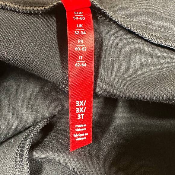 Spanx NWOT The Perfect Pant Hi-Rise Flare Black Size 3X Ponte Fabric Pull-On - Picture 4 of 10